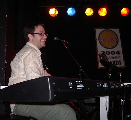 1627-the greatly talented Brian Nash on keyboards